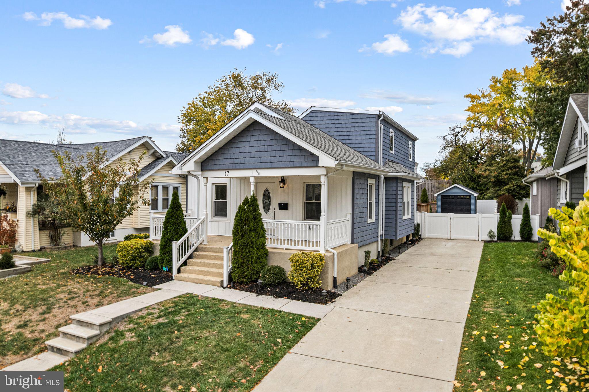 17 LINDIS FARNE AVENUE