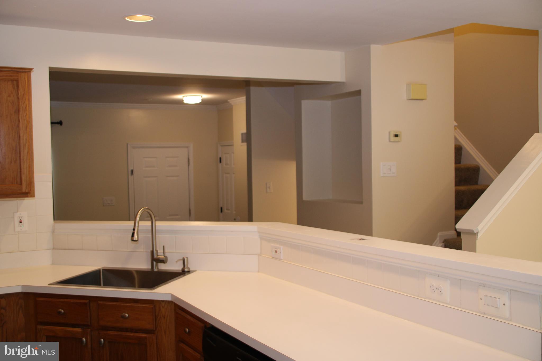 BLUNT COMMONS - Residential Lease