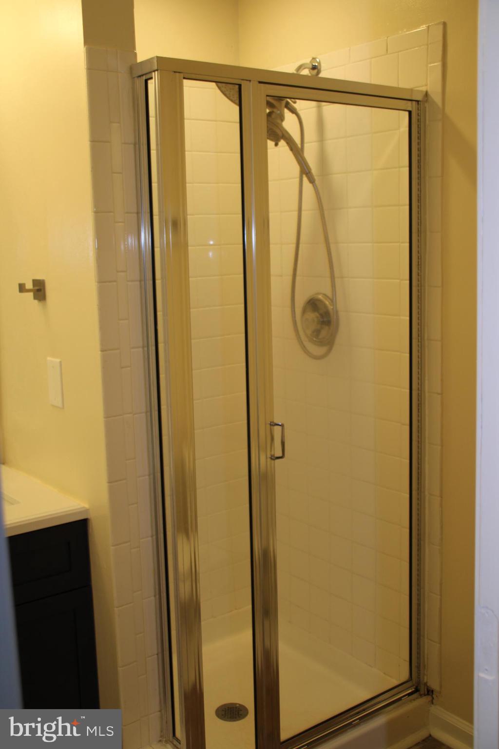 BLUNT COMMONS - Residential Lease