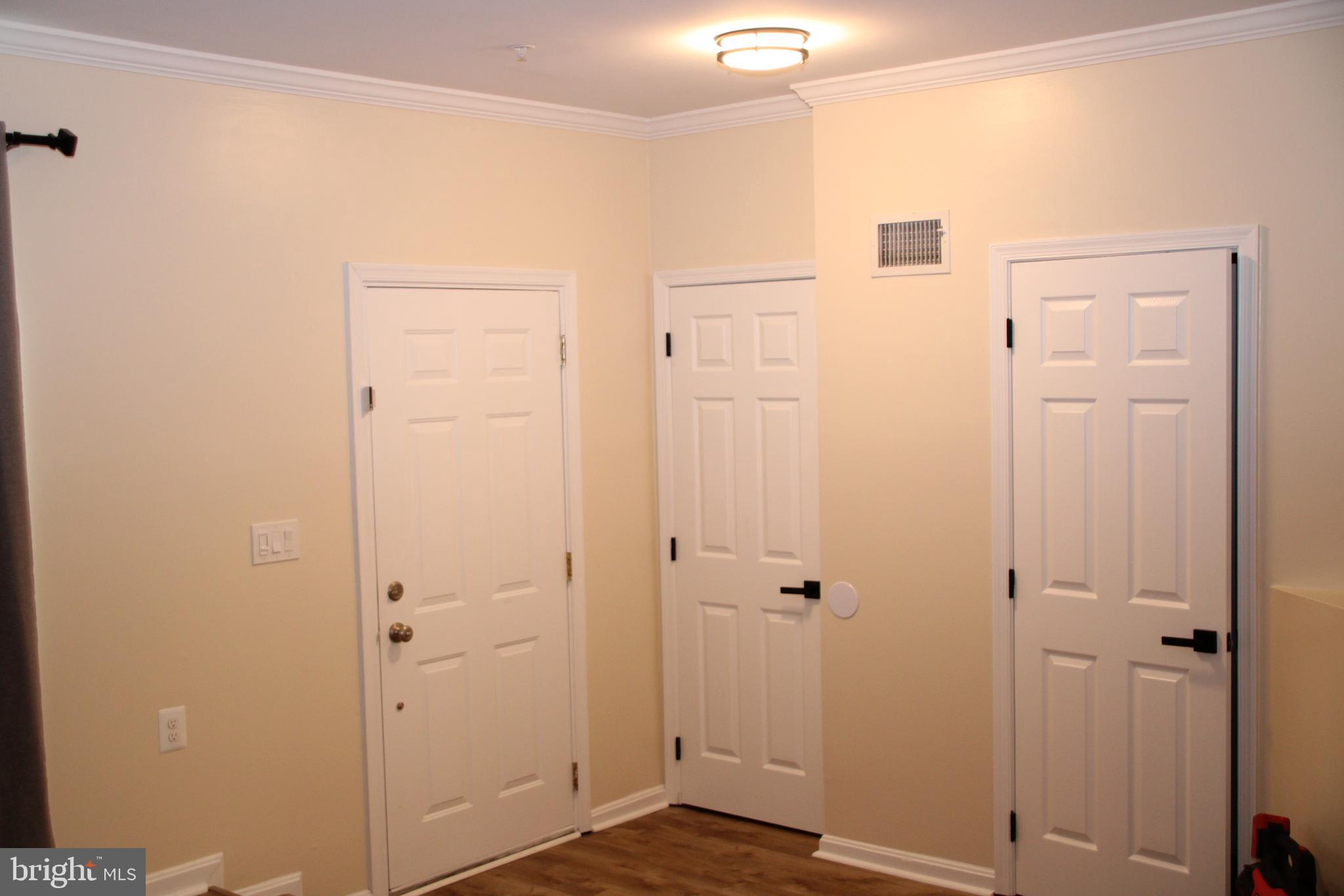 BLUNT COMMONS - Residential Lease