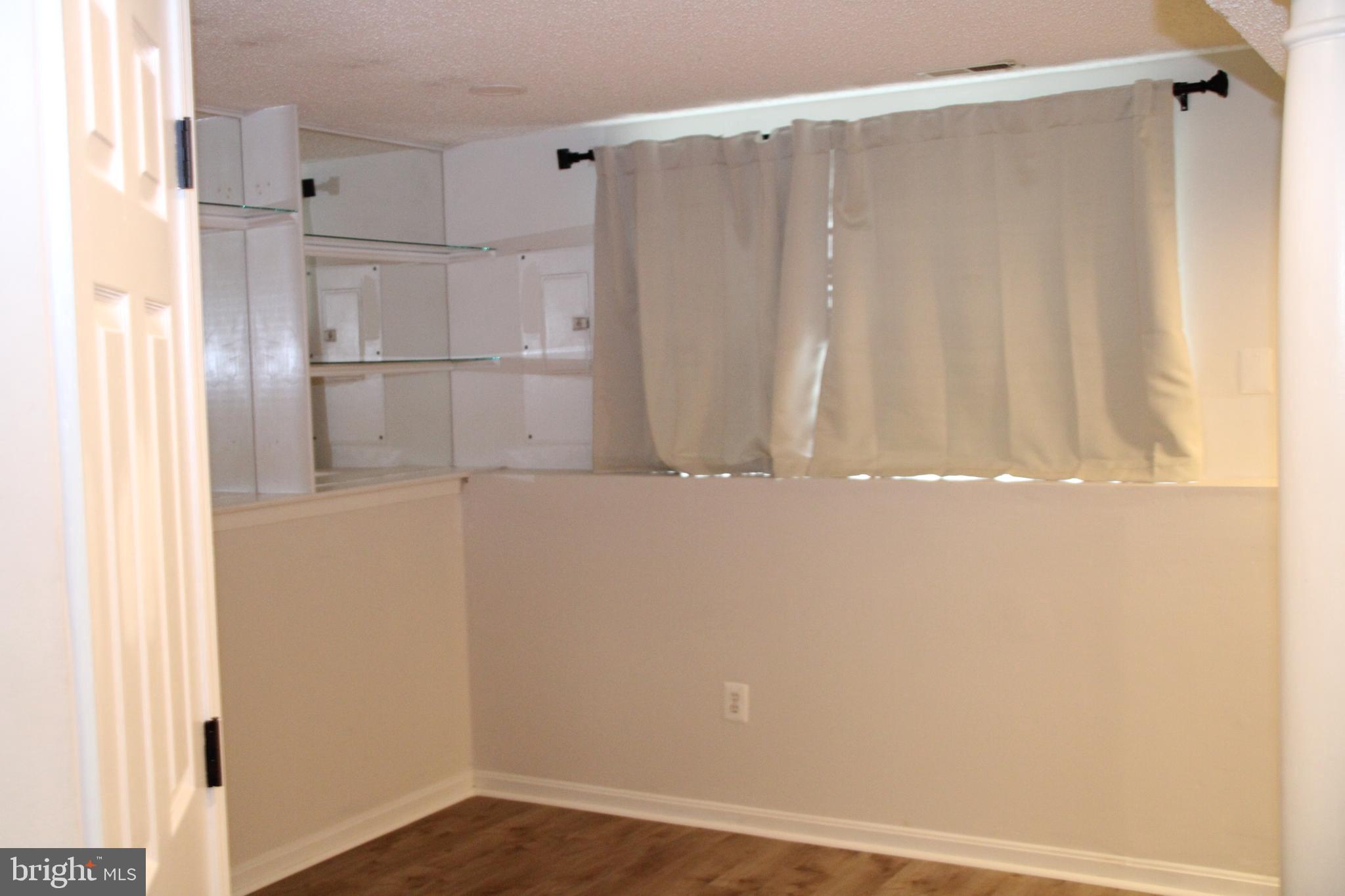 BLUNT COMMONS - Residential Lease