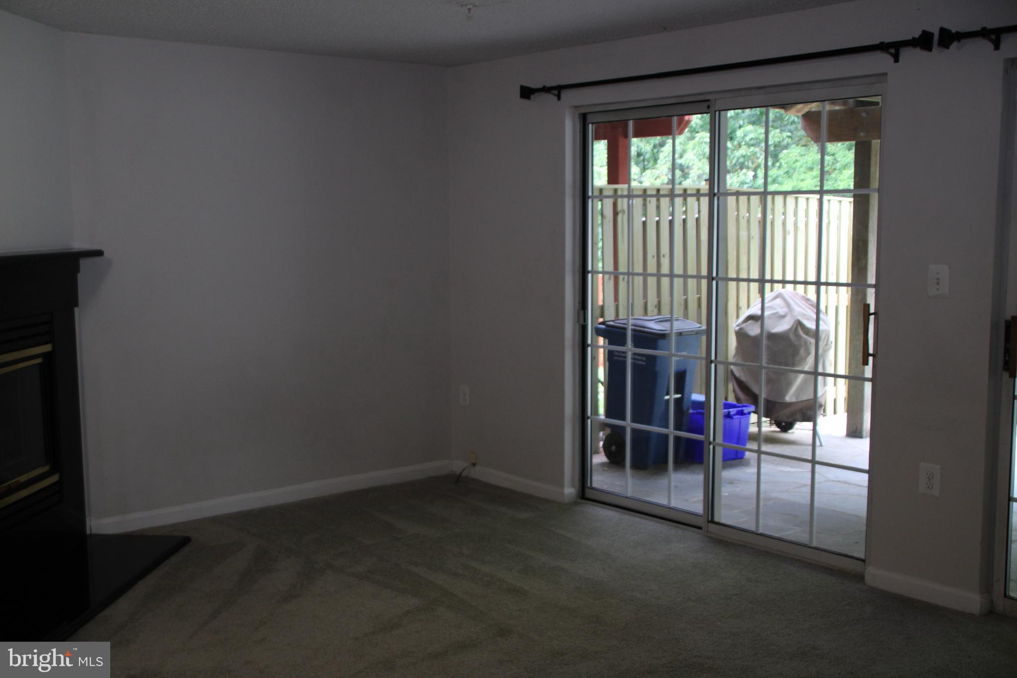 BLUNT COMMONS - Residential Lease