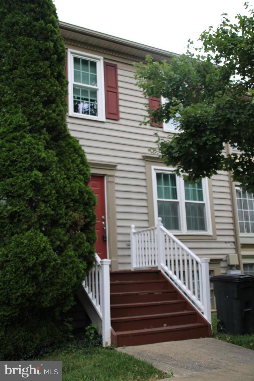 Perfect 10!   Clean, upgraded and move in ready!   Fresh paint, newer appliances, upgrades galore!  Nice deck off main level, fenced if yard,  Private and backs to woods.  Nice back yard!  Finished basement with bonus room, family room and full bath.  Eat in kitchen on the main and formal living room with half bath.  Upper level with 2 full baths and 3 bedrooms.  Primary bedroom has a  walk in closet with closet organizers.  Full bath with soaking tub and separate shower.  This home shows like a mode and very well priced!  

We need excellent credit!  700 plus scores! 
Excellent rental history! 
NO PETS!  
Quick move in available!  
One year lease preferred. 
NO SMOKERS!!!!