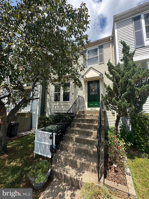 9022 NEW BRITAIN CIRCLE MANASSAS VA 20110