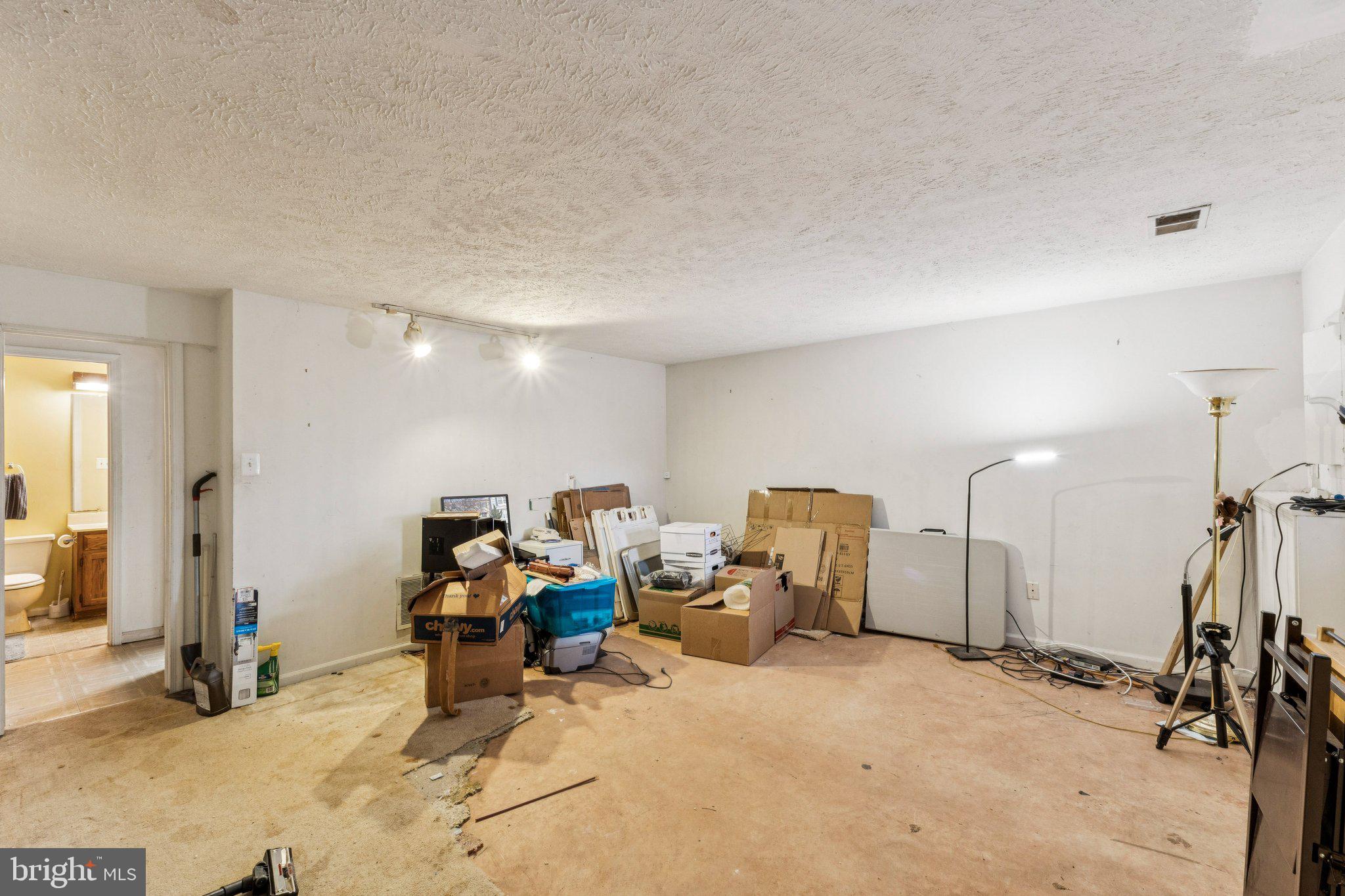 NEW BRITAIN - Residential