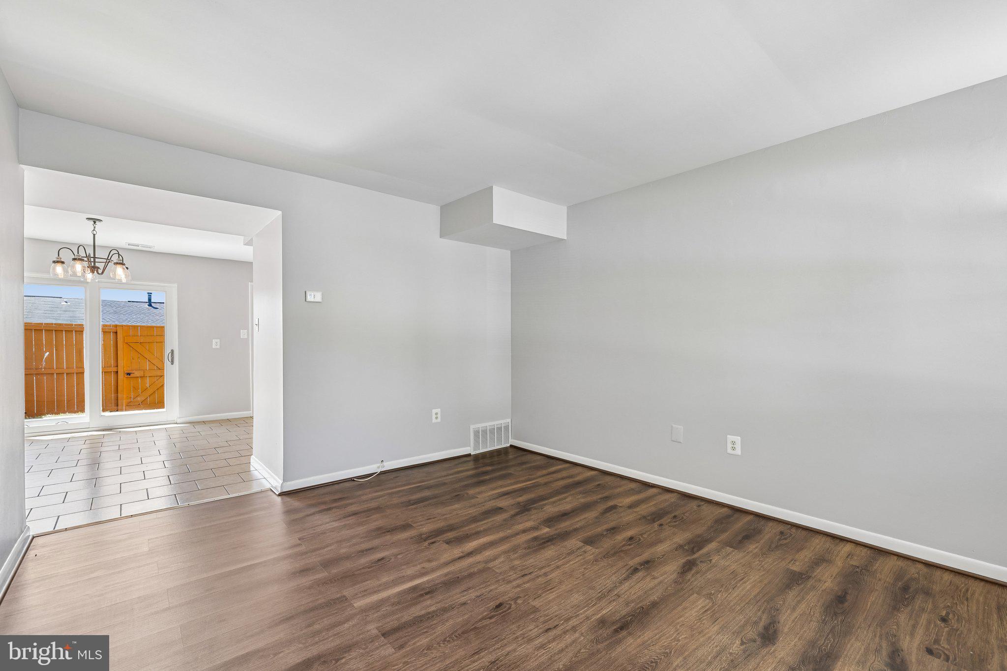 6454 COLONIAL KNOLLS