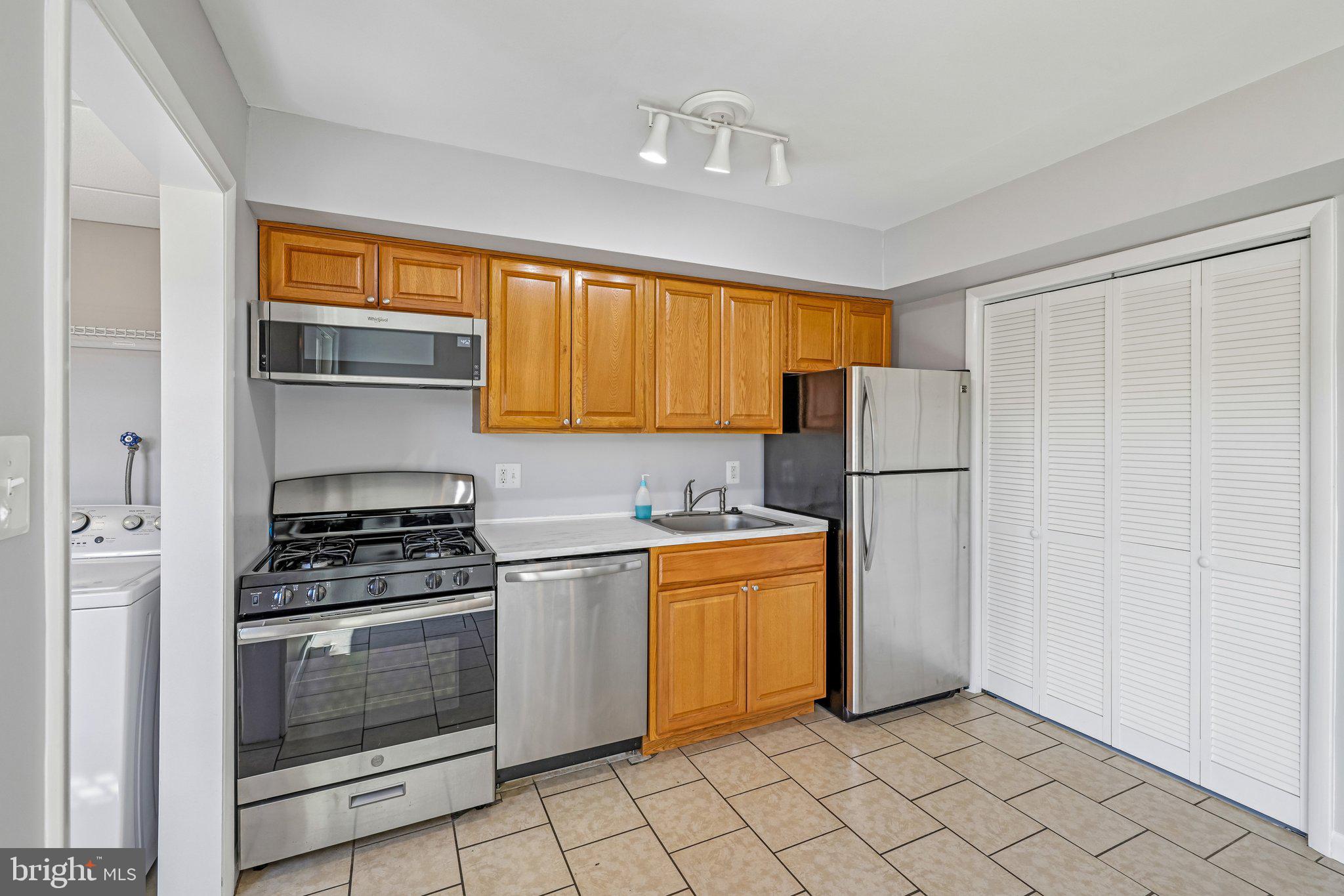 HERITAGE HILL CONDO - Residential