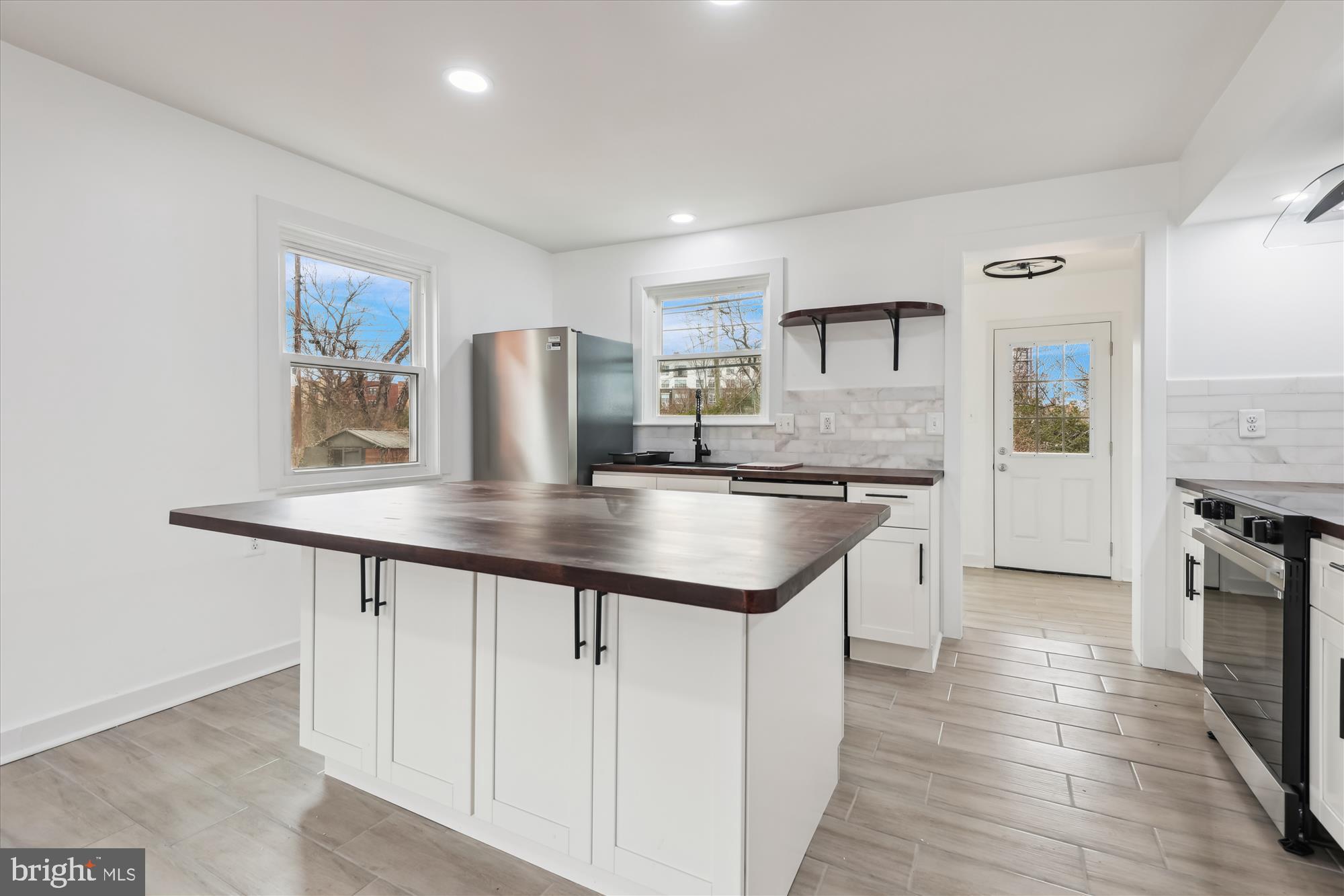 RIVER TERRACE - Residential Lease