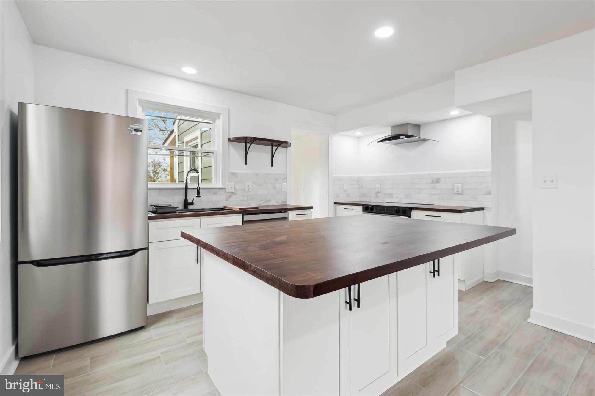 RIVER TERRACE - Residential Lease