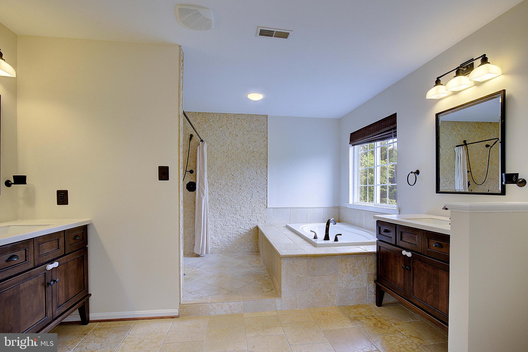 LORINS PRIDE - Residential