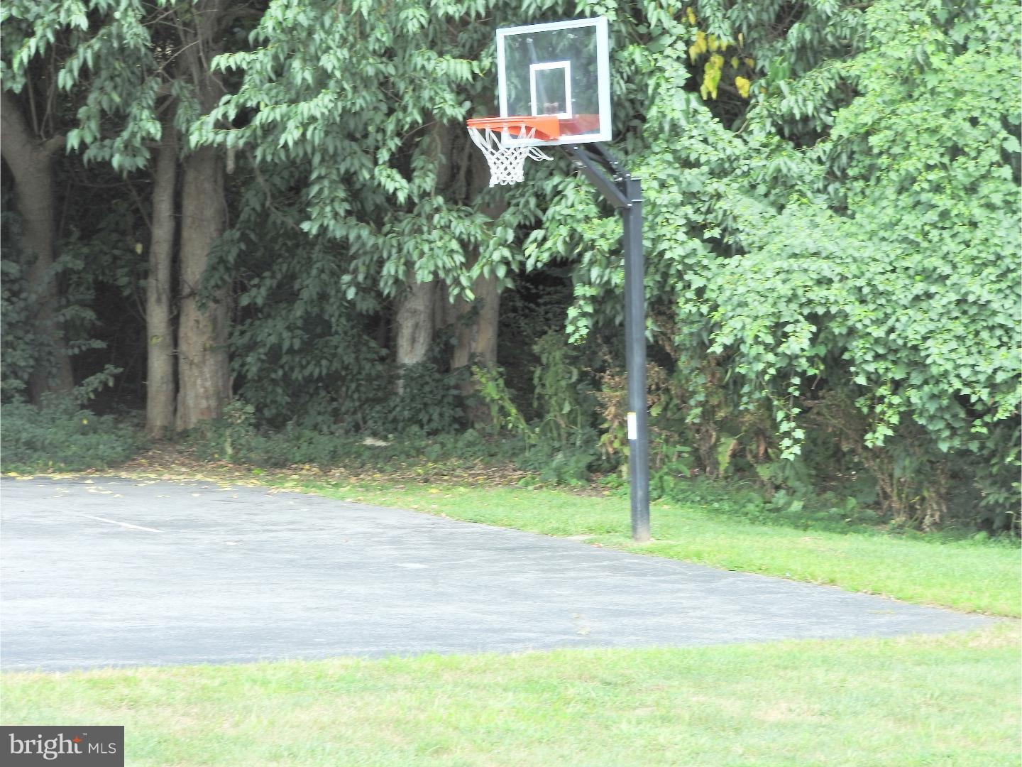 BRADFORD SQUARE - Residential Lease