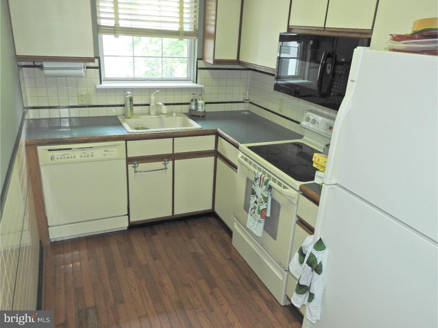 BRADFORD SQUARE - Residential Lease