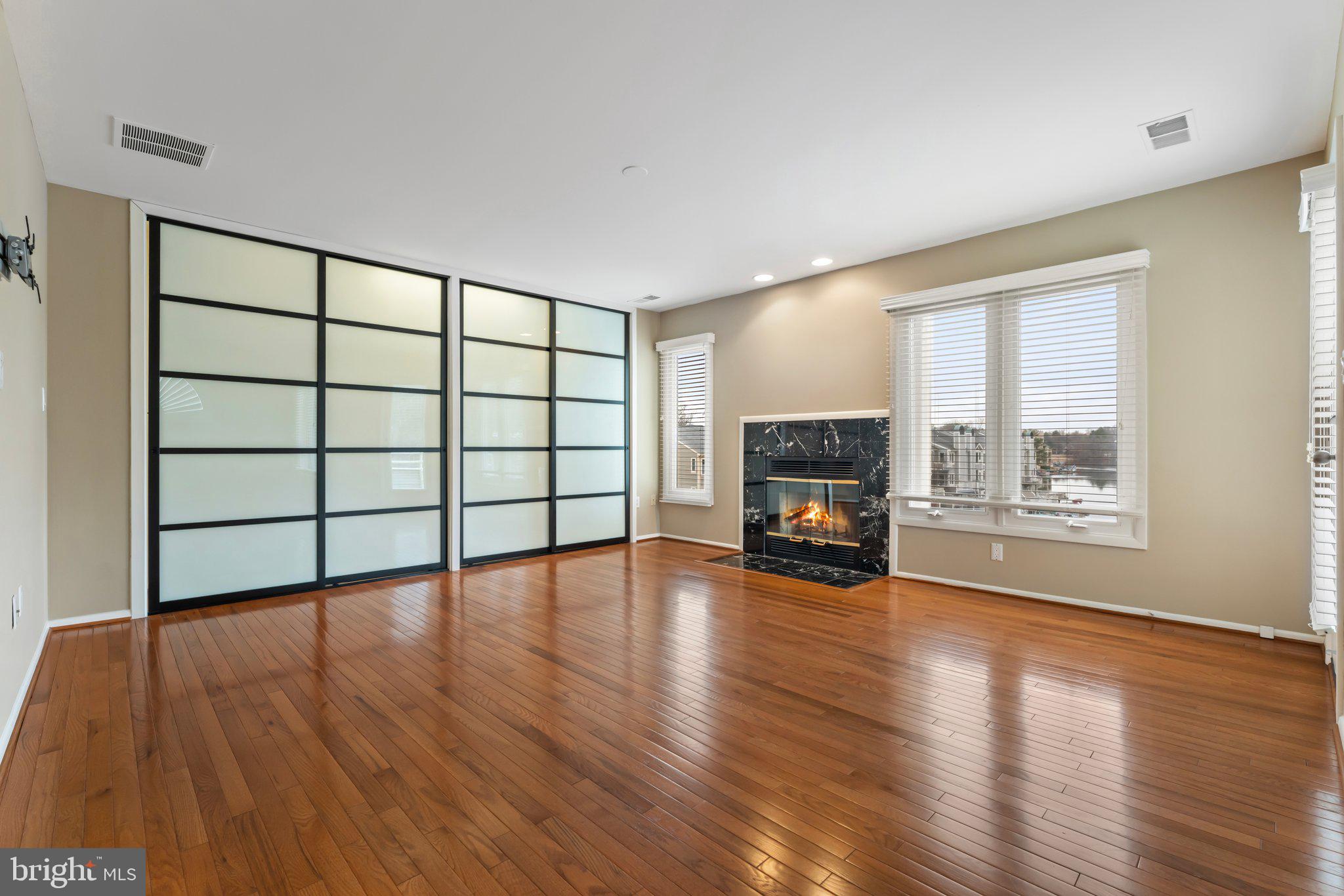 RESTON - Residential Lease