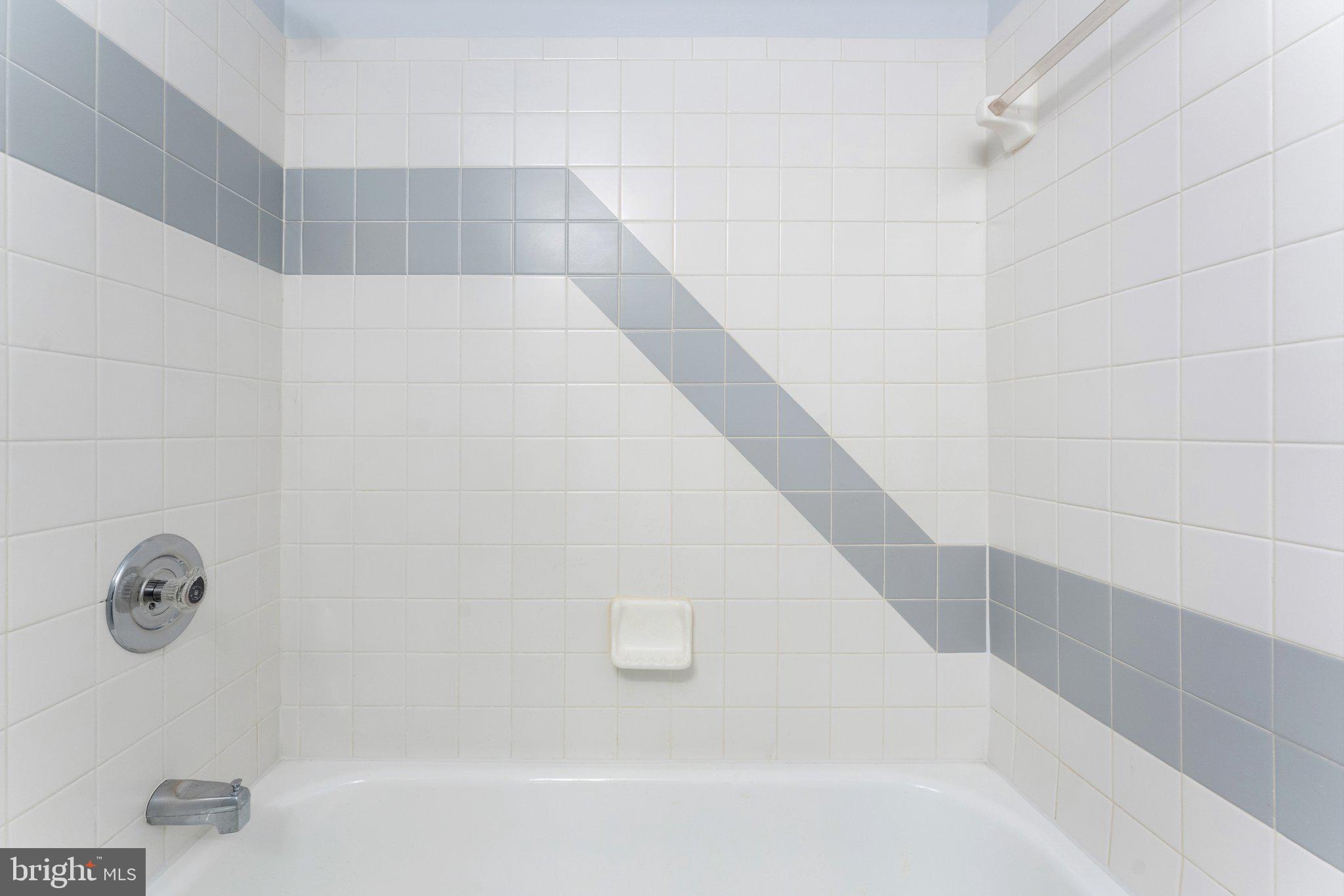 RESTON - Residential Lease