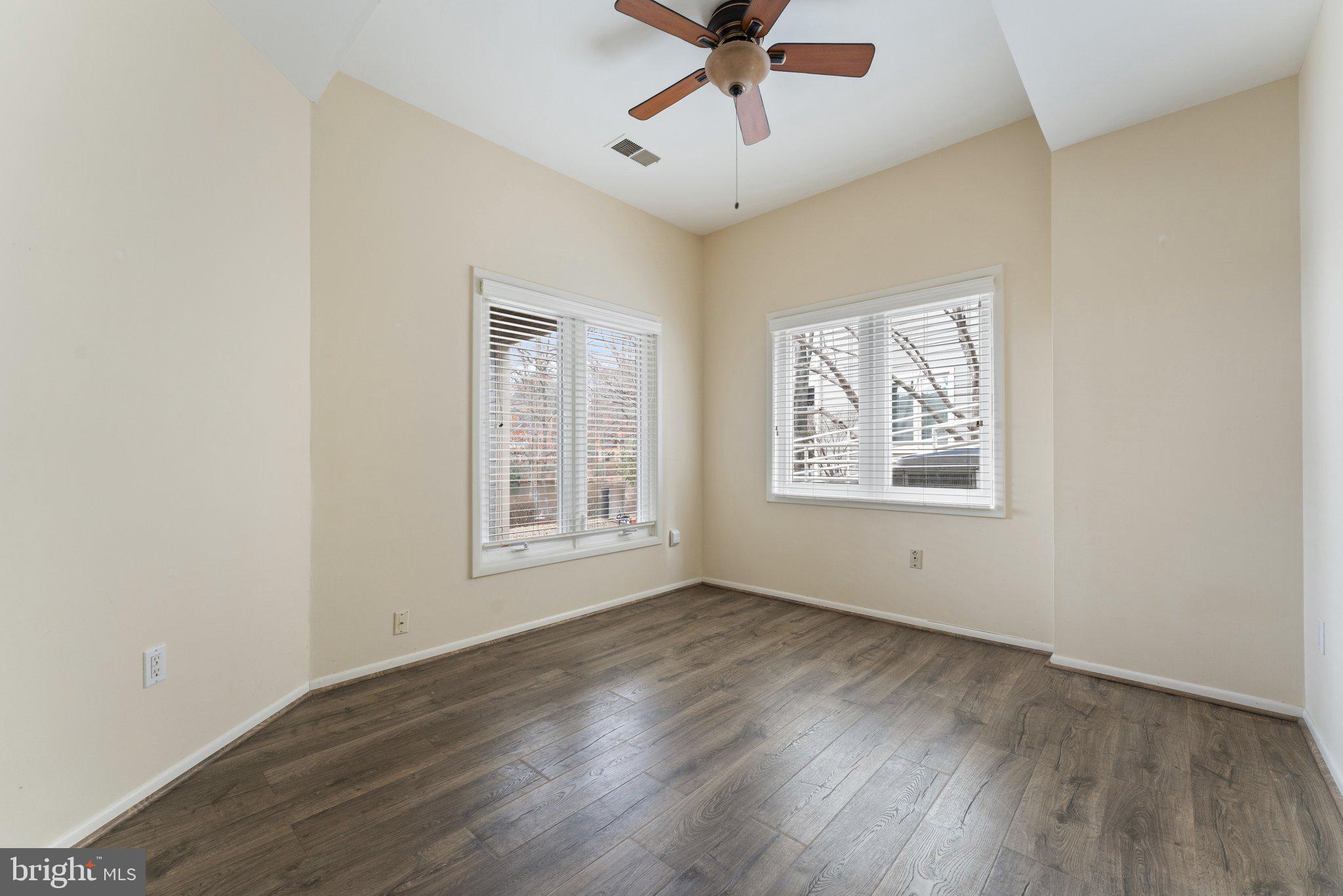 RESTON - Residential Lease