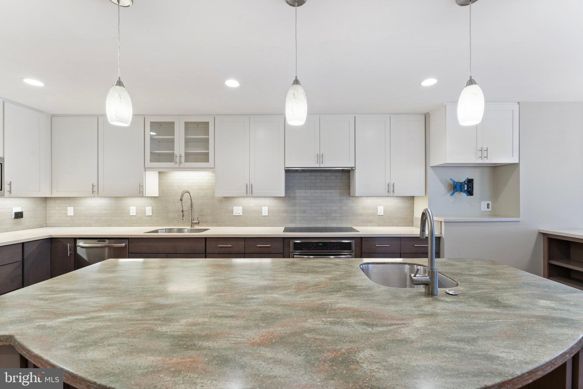 RESTON - Residential Lease