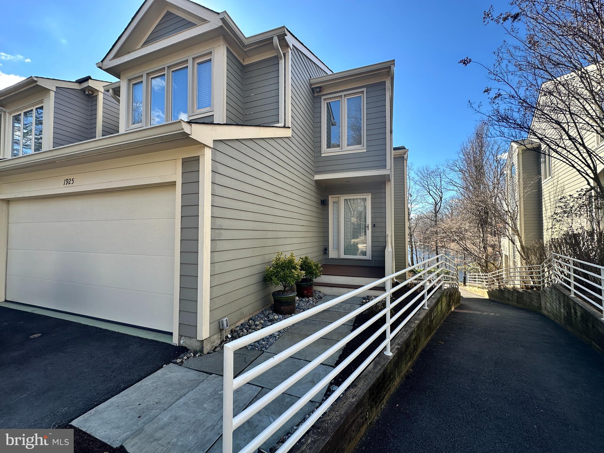 RESTON - Residential Lease