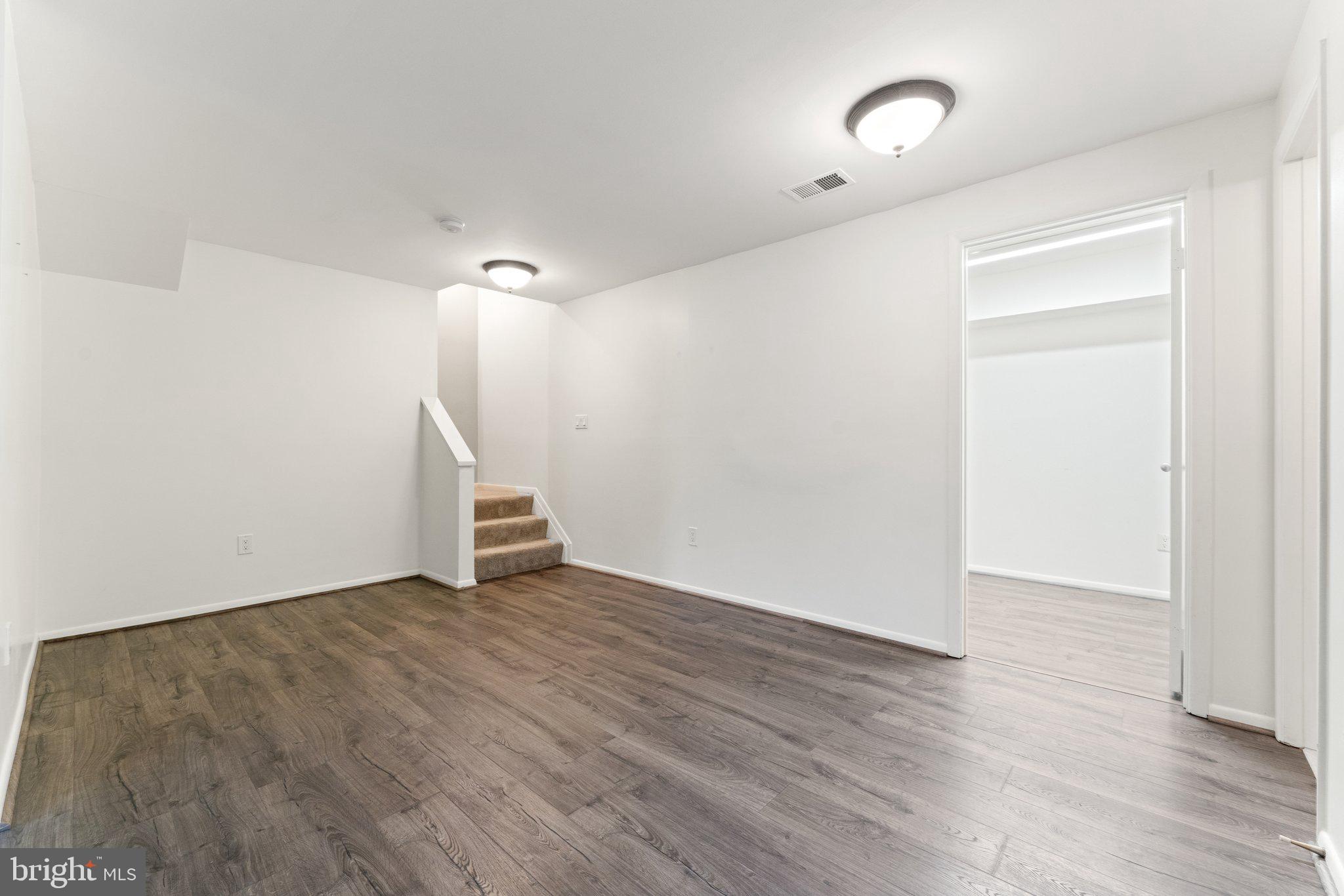 RESTON - Residential Lease