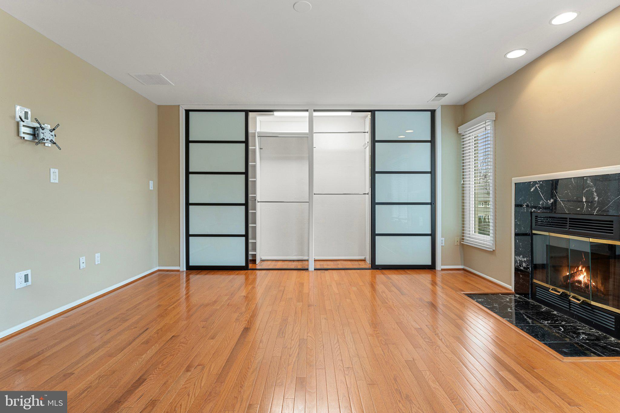 RESTON - Residential Lease