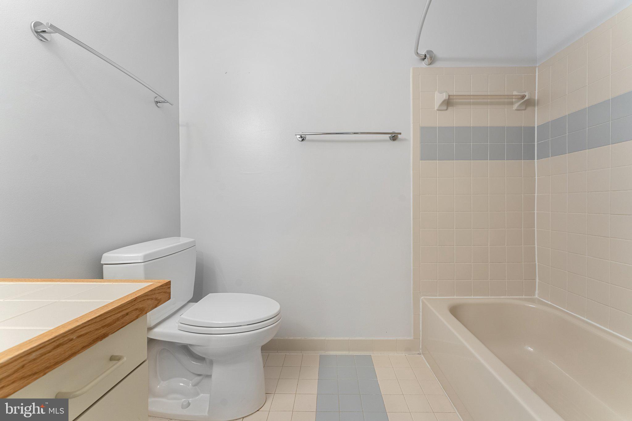 RESTON - Residential Lease