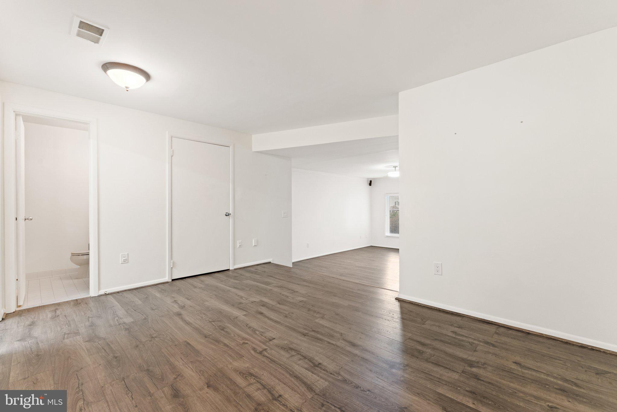 RESTON - Residential Lease