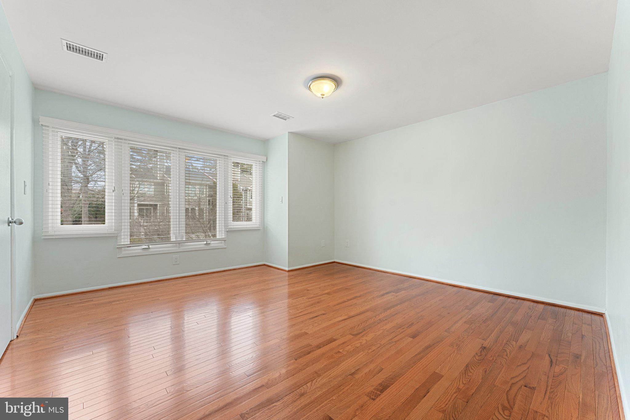 RESTON - Residential Lease