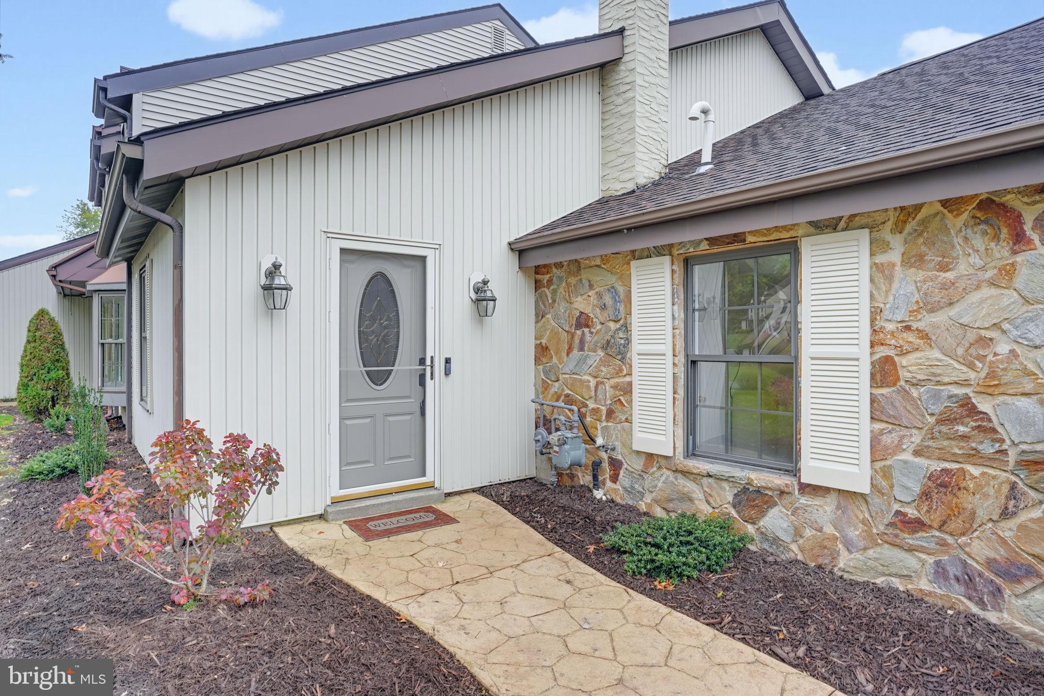 35 N TURNBERRY DRIVE
