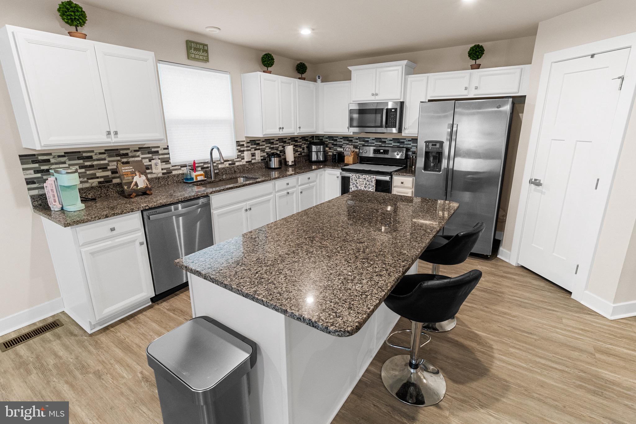 CARDINAL POINTE - Residential