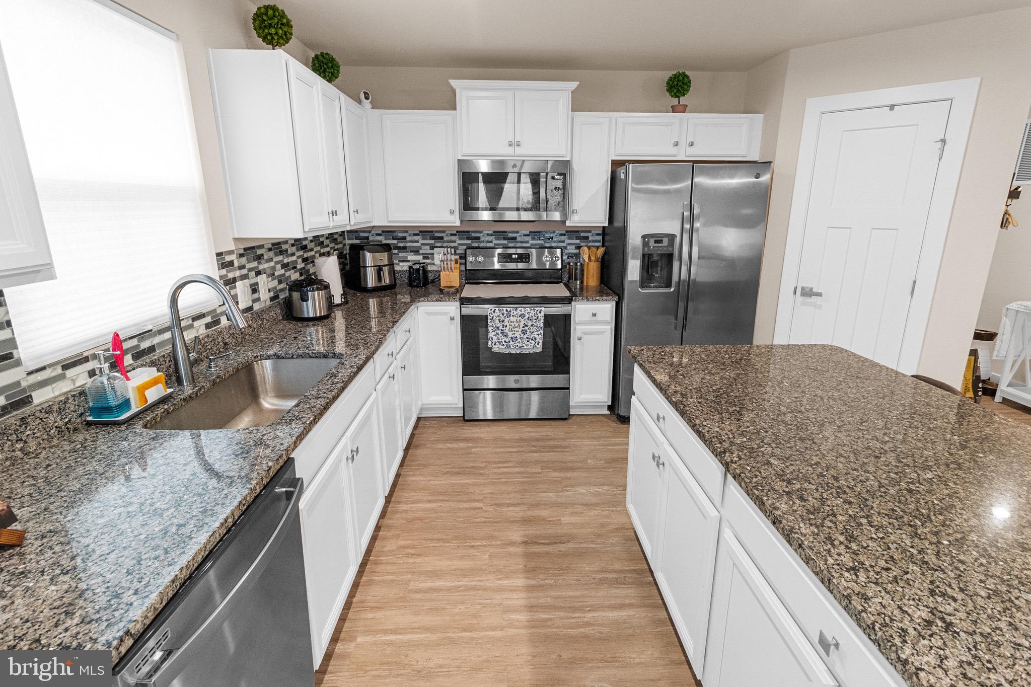 CARDINAL POINTE - Residential