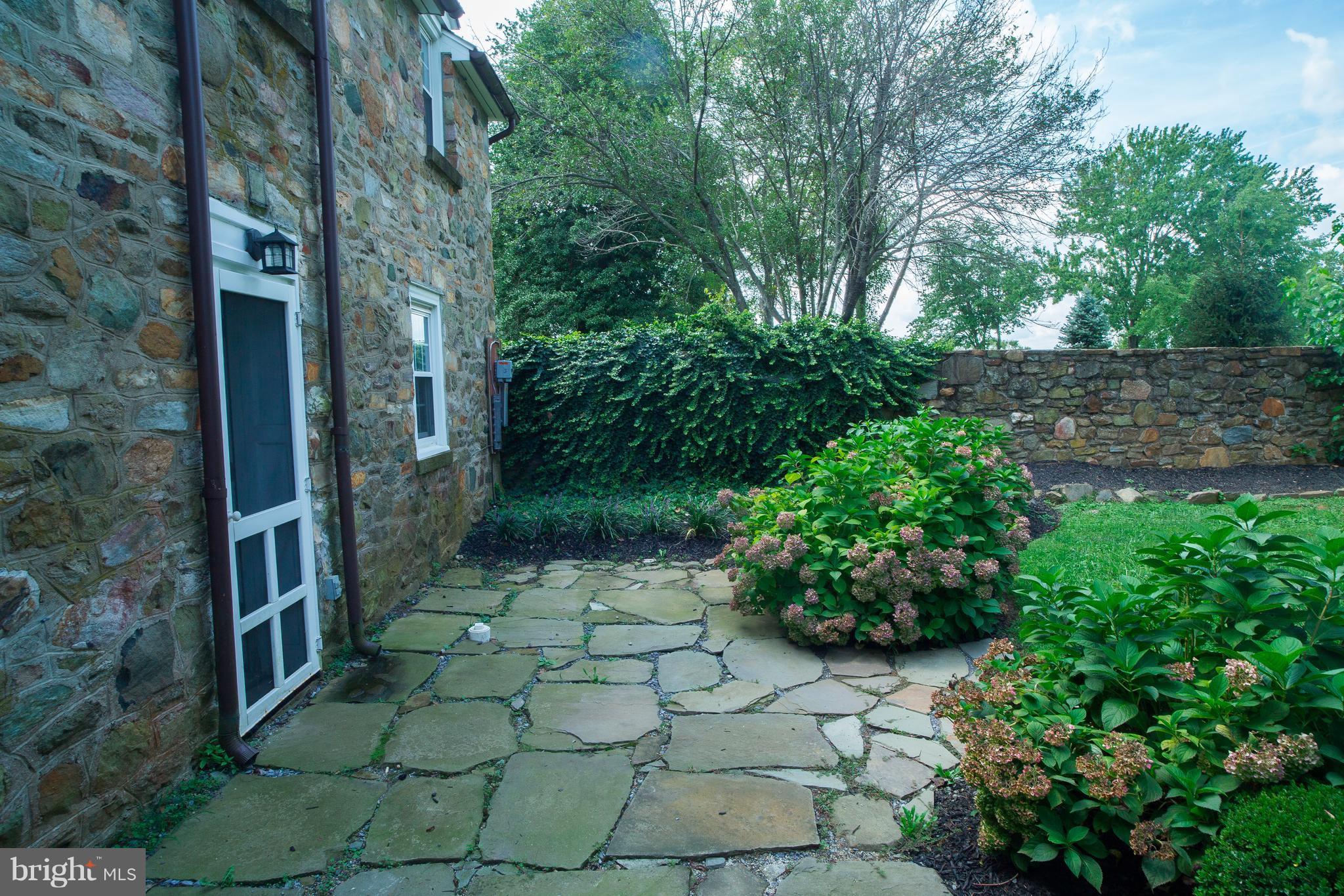 BUZZELLI FAMILY SUBDIVIS - Residential Lease