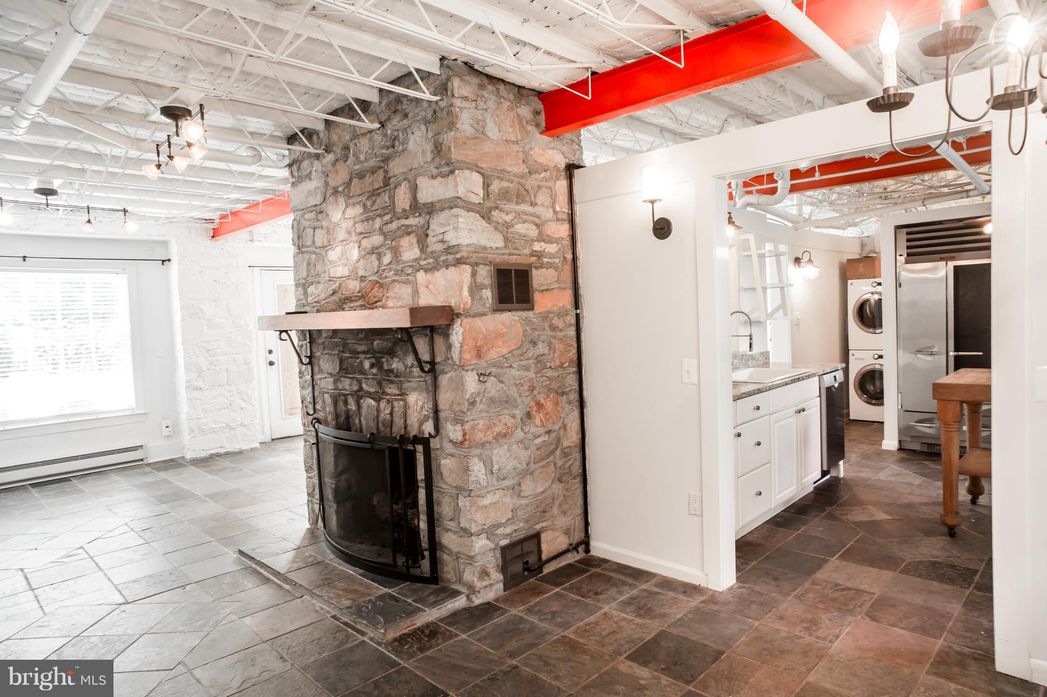 BUZZELLI FAMILY SUBDIVIS - Residential Lease