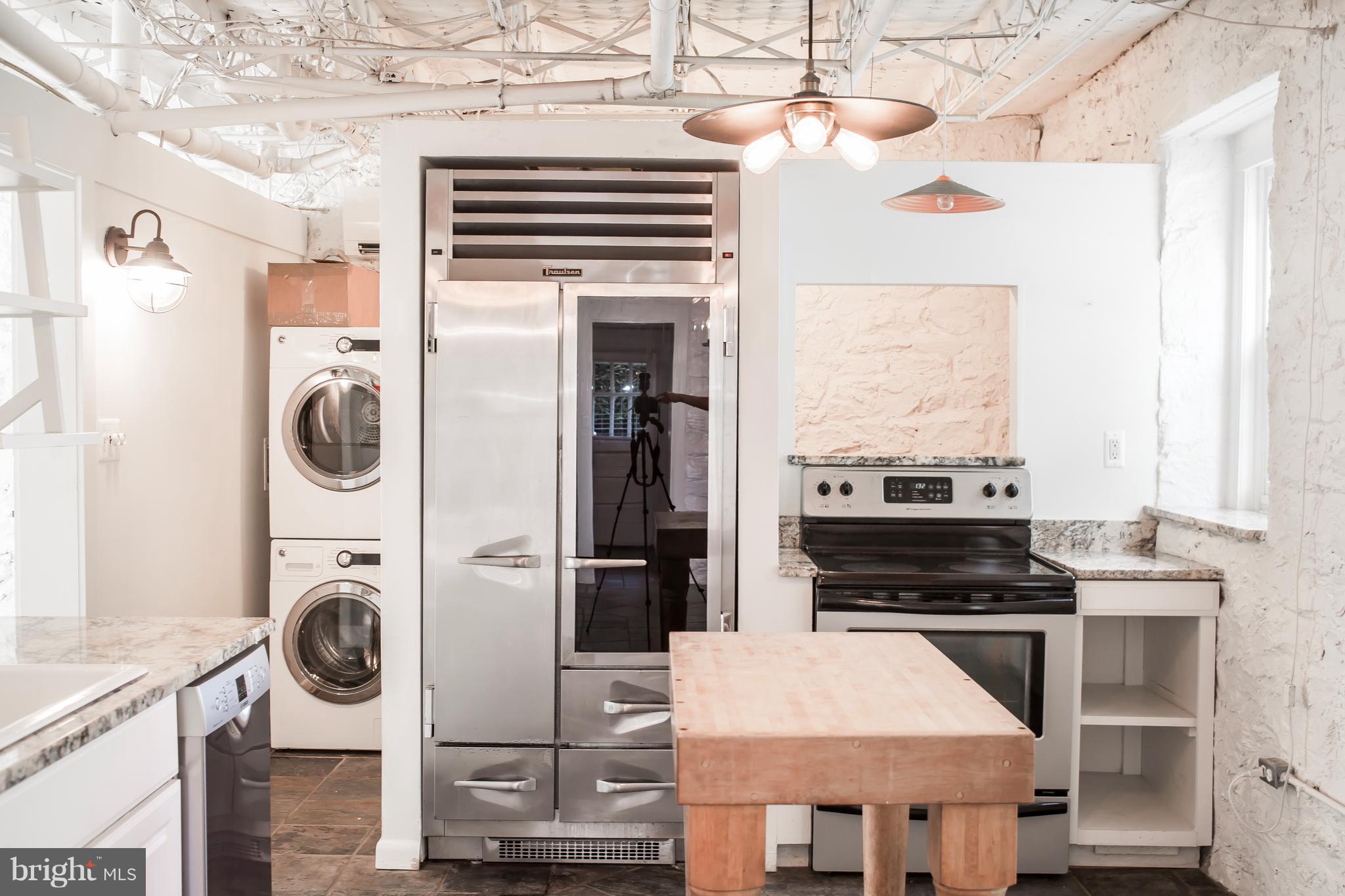 BUZZELLI FAMILY SUBDIVIS - Residential Lease