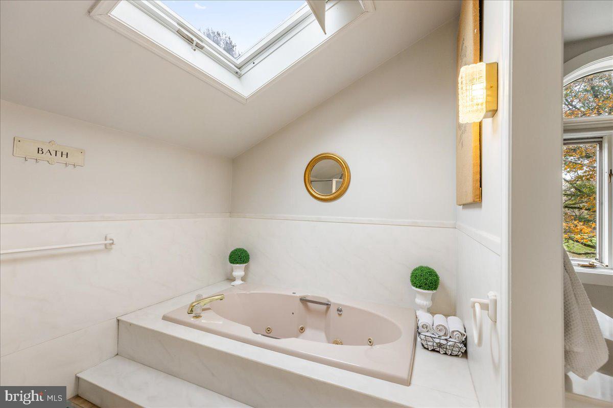 SOLEBURY FARMS EST - Residential