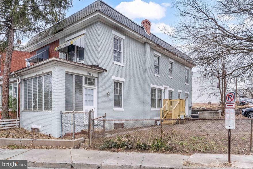 Recently remodeled 2-unit property located in the heart of Harrisburg, offering a fantastic opportunity for both owner-occupants and investors. This move-in-ready property features updated kitchens and bathrooms, modern finishes throughout, and solid rental potential. A detached garage provides valuable off-street parking and additional storage. Conveniently located near major routes, shopping, dining, and local amenities. Whether you’re looking to house-hack or expand your investment portfolio, this property is a great opportunity. Schedule your showing today.