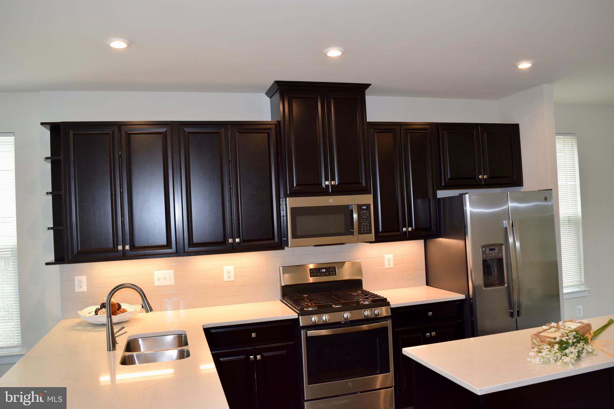 TANYARD SHORES - Residential Lease