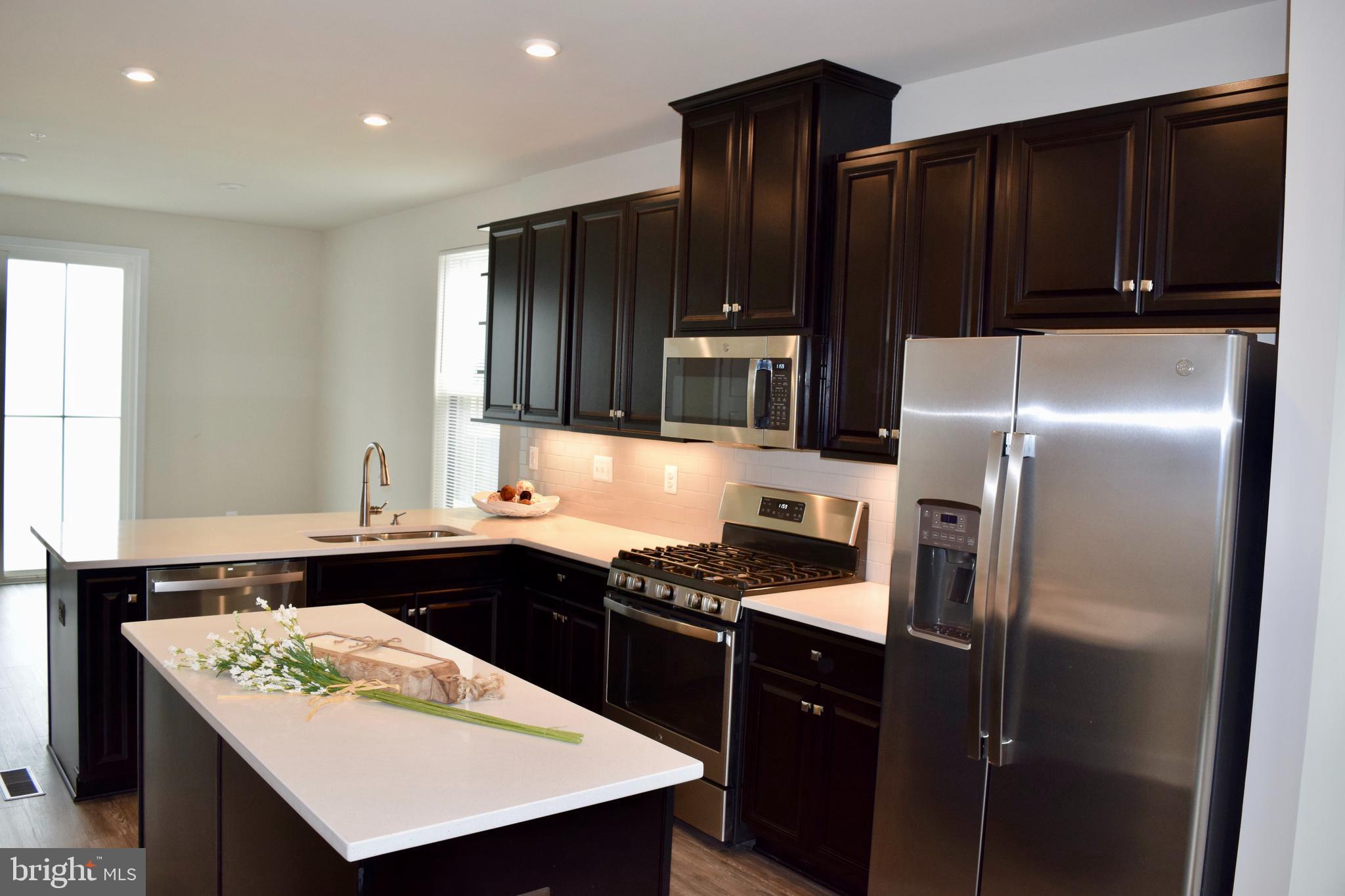 TANYARD SHORES - Residential Lease