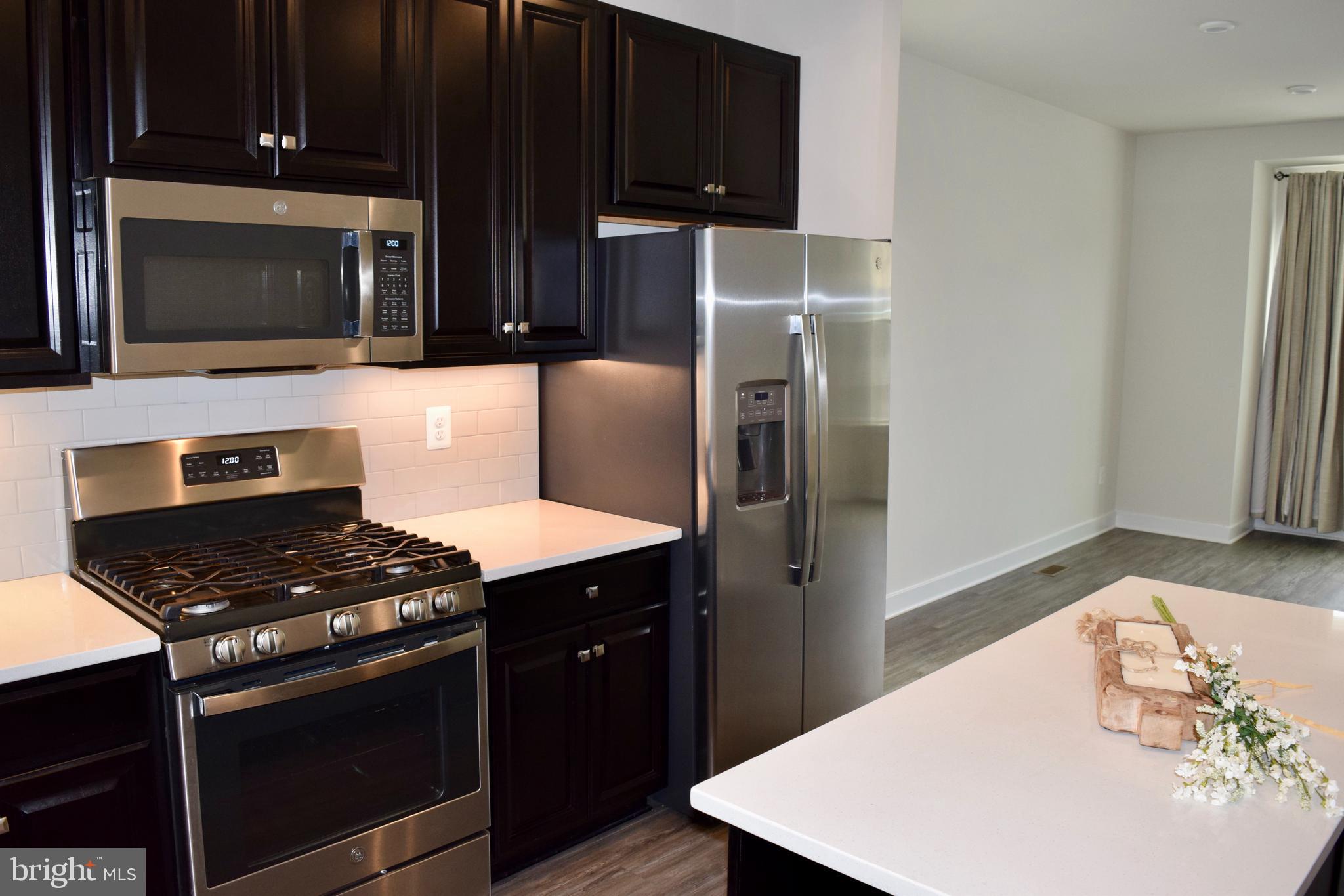 TANYARD SHORES - Residential Lease