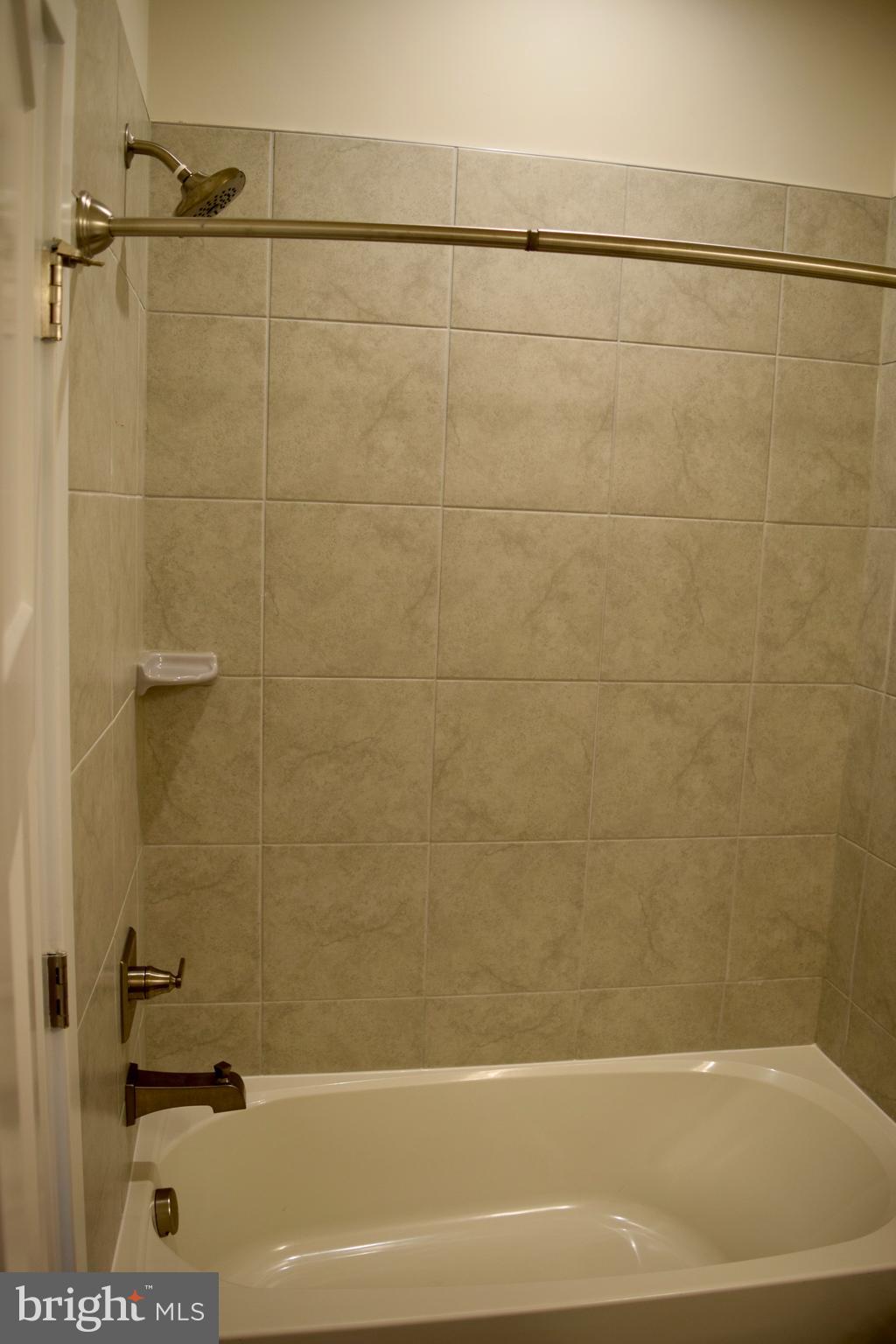 TANYARD SHORES - Residential Lease