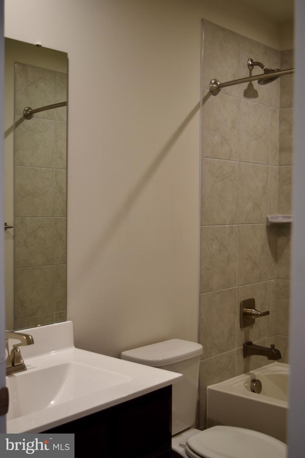 TANYARD SHORES - Residential Lease