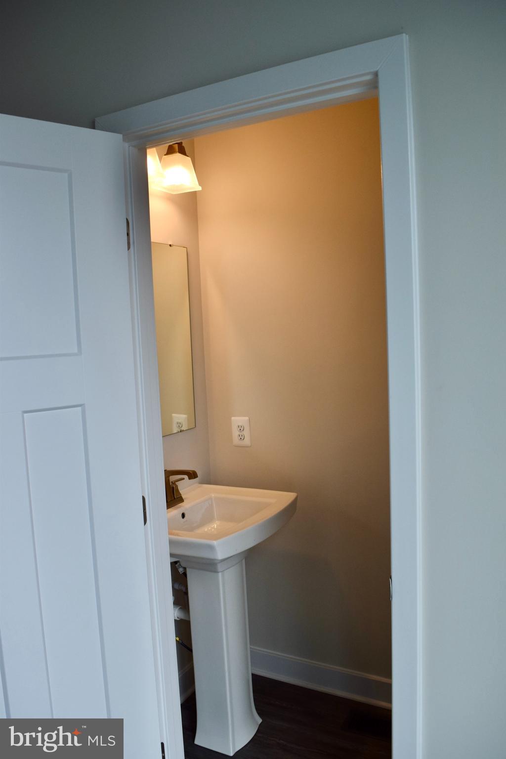 TANYARD SHORES - Residential Lease