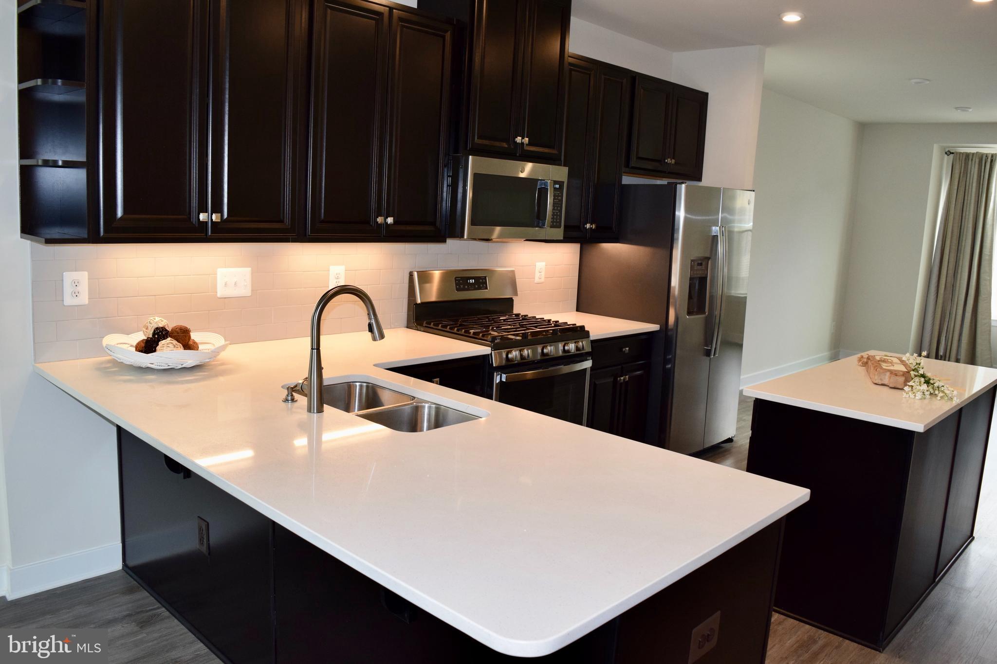 TANYARD SHORES - Residential Lease