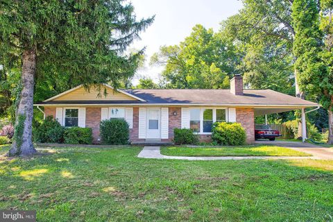 300 E LOUDOUN VALLEY DRIVE PURCELLVILLE VA 20132
