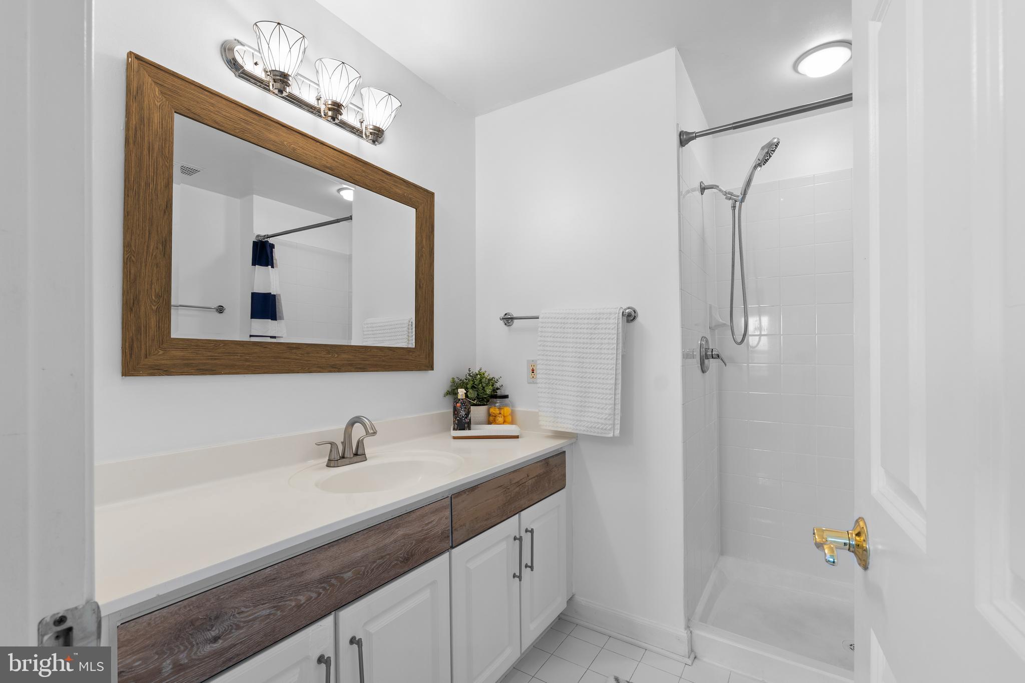 KING FARM VILLAGE CENTER - Residential