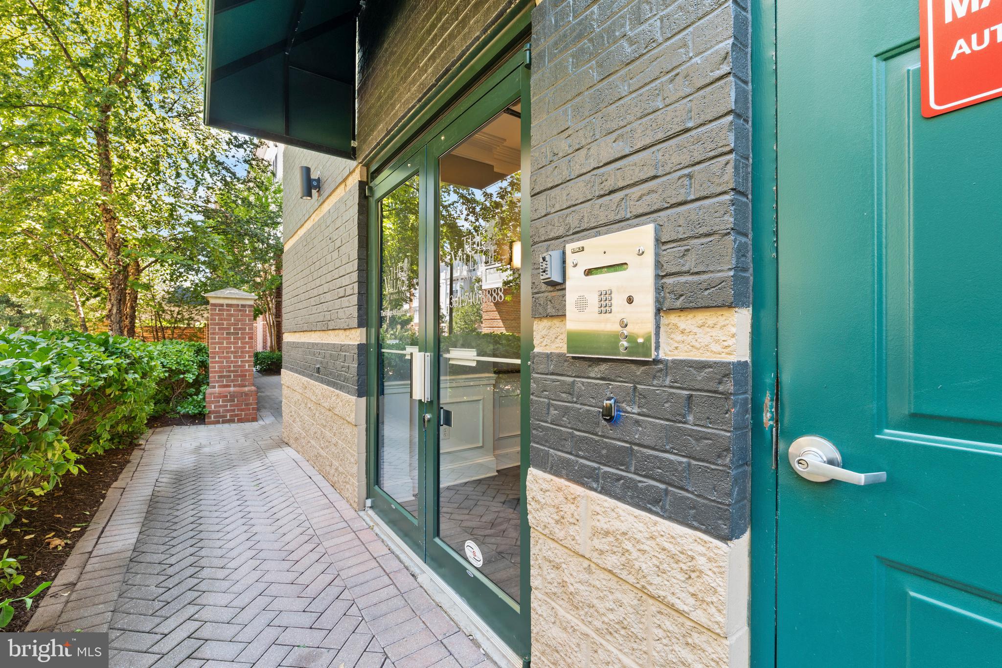 302 KING FARM BOULEVARD 30208