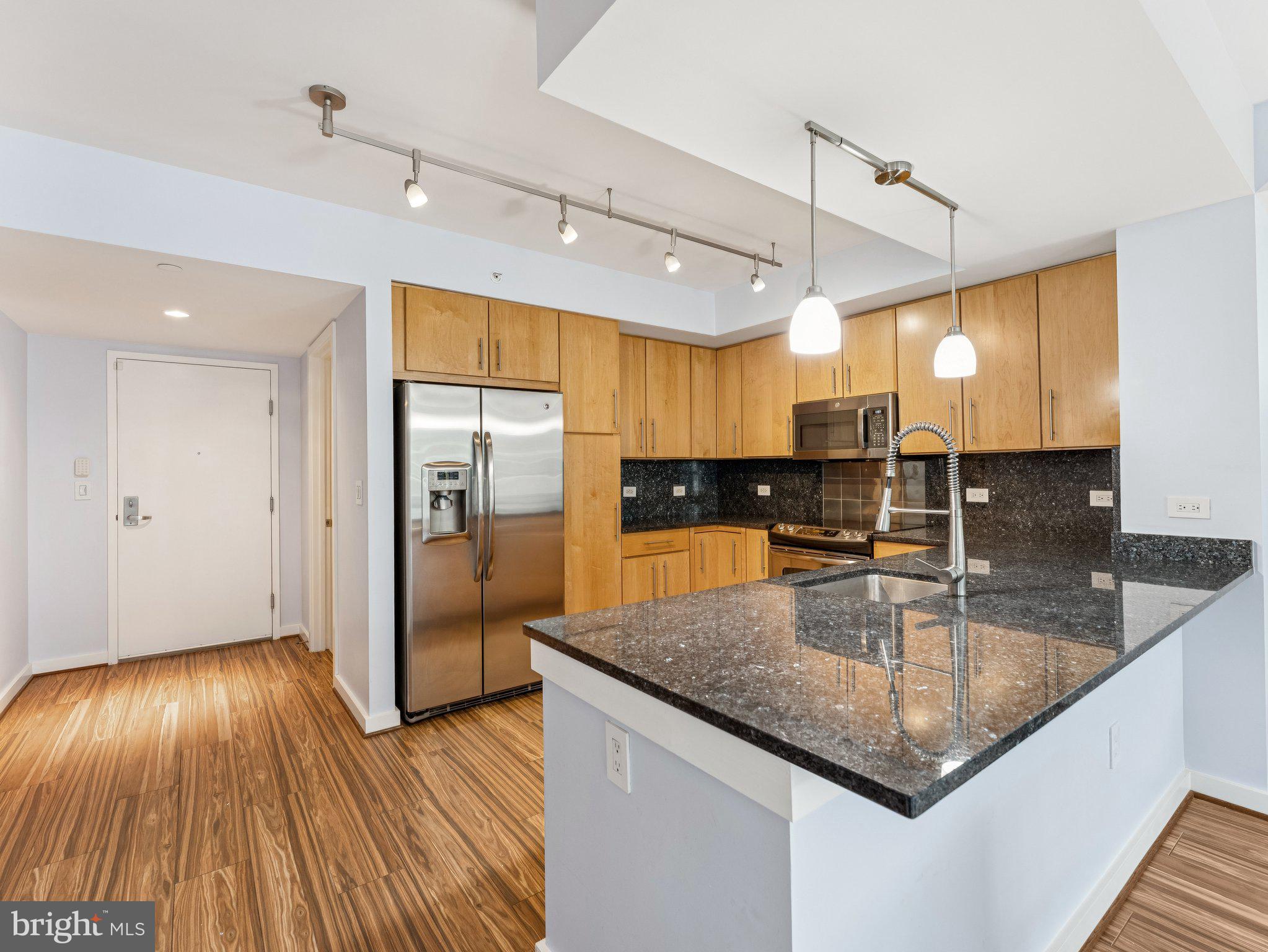 1025 1ST STREET SE 1212