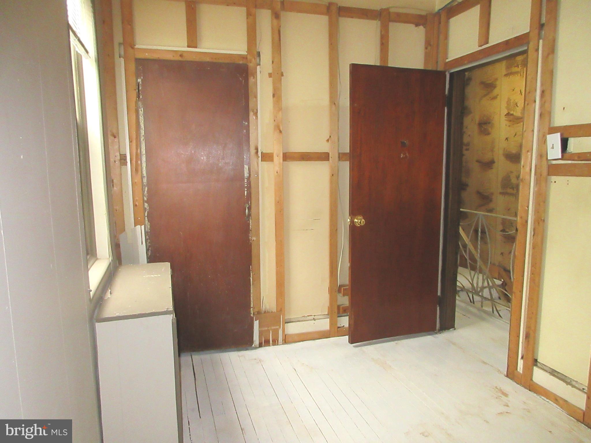 BRIDESBURG - Residential