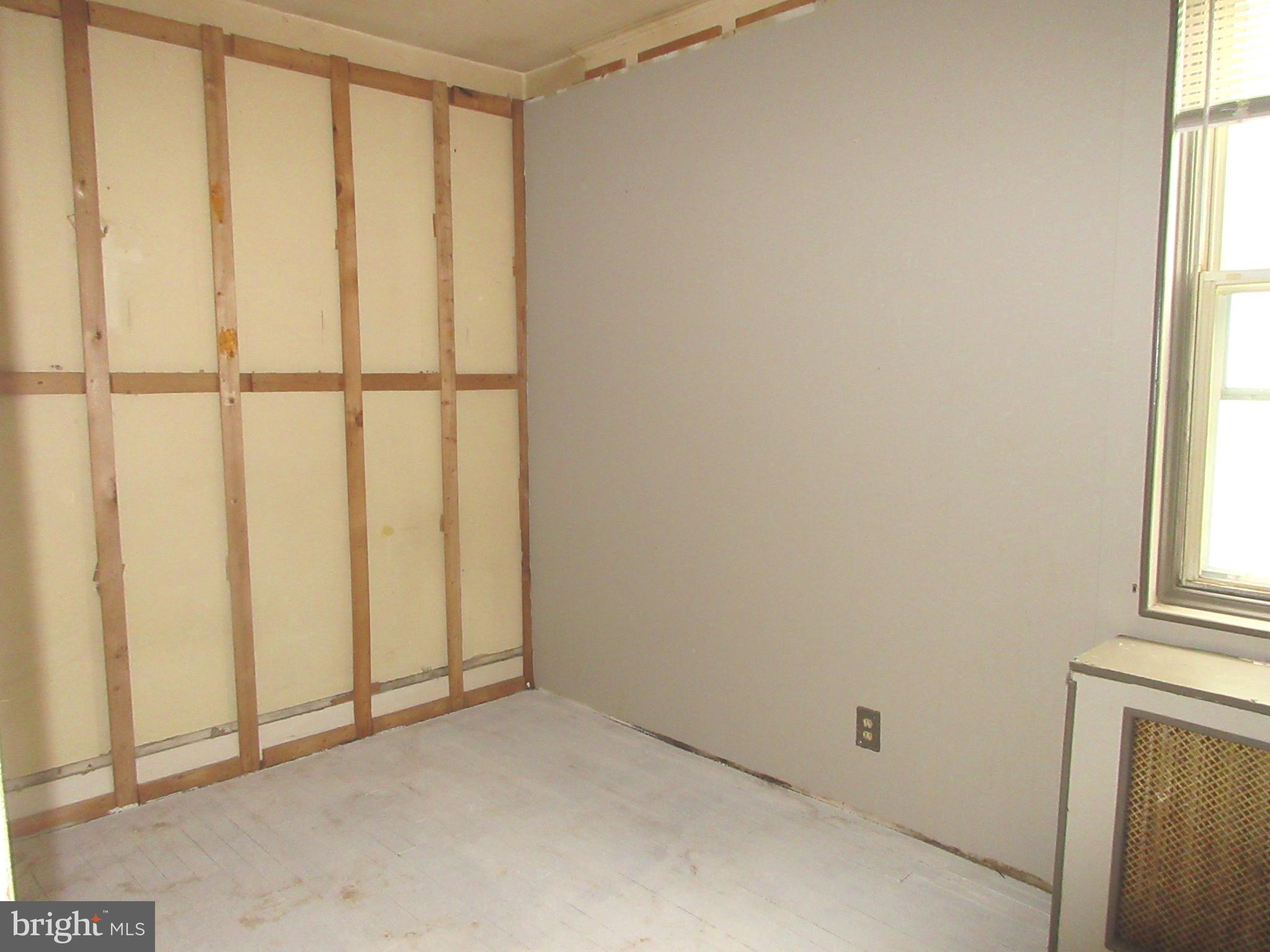 BRIDESBURG - Residential