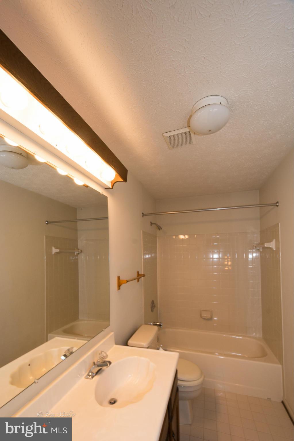 BROOKVIEW FARMS - Residential