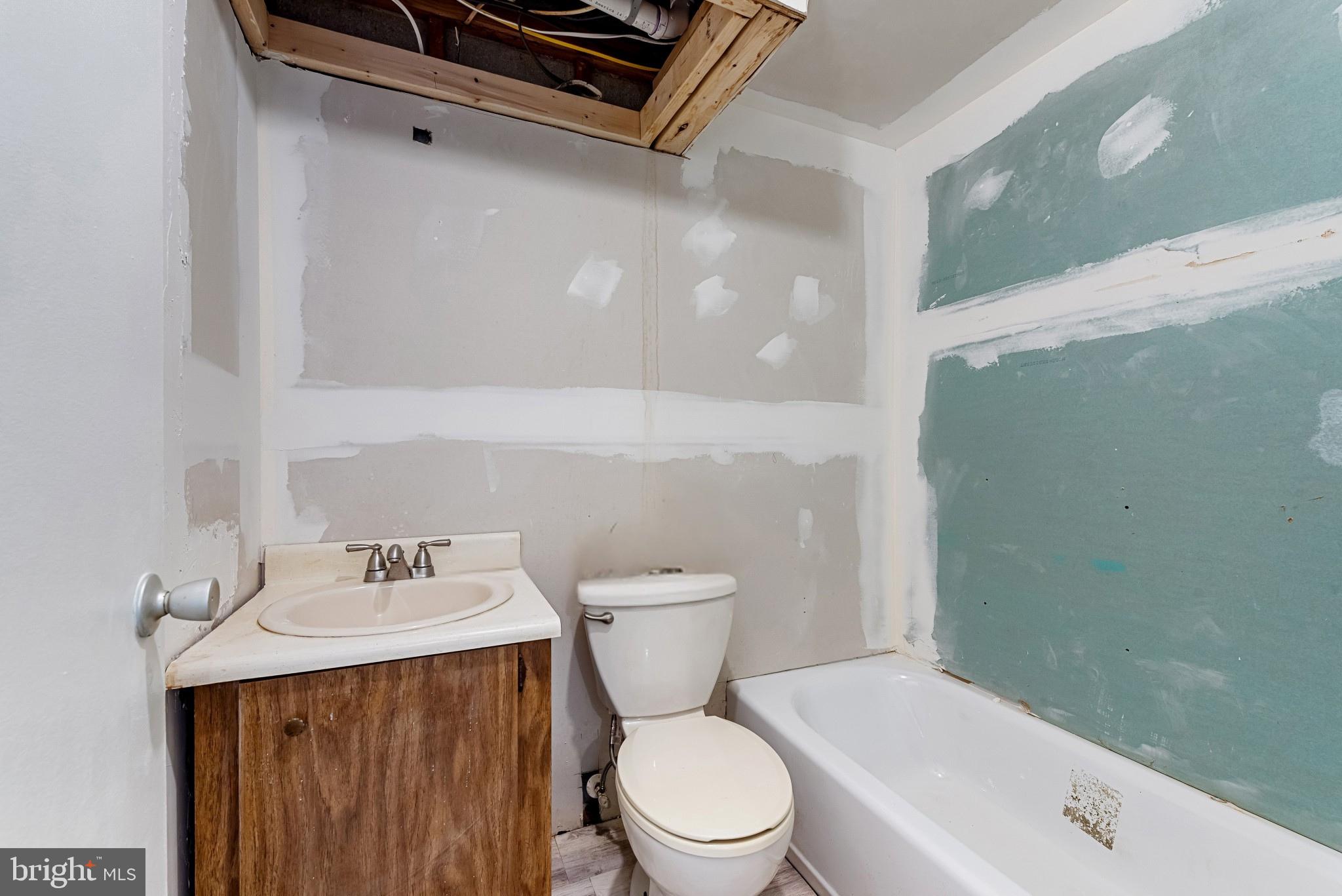 VILLAGE OF LONG REACH - Residential