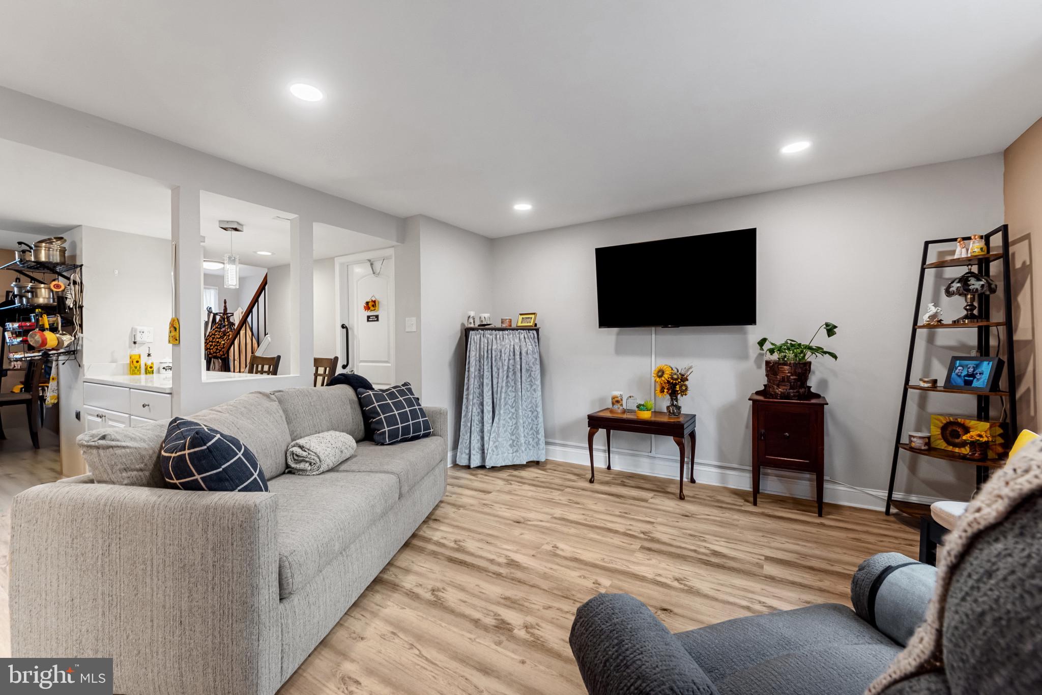 VILLAGE OF LONG REACH - Residential